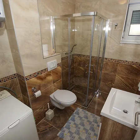 Gloria Apartment